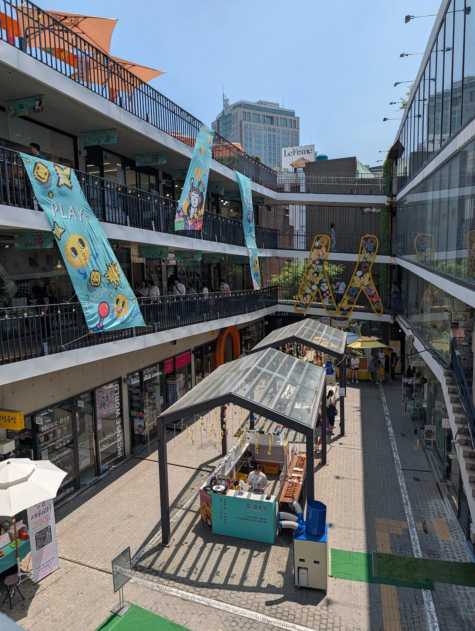 Las rampas en espiral de las galerías Ssamziegil, en Insadong